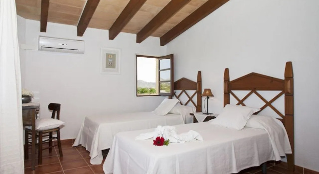VILLA CAL MERCADER, Reserva ahora Villa Hoteles en Mallorca con aparcamiento, Aparcamiento