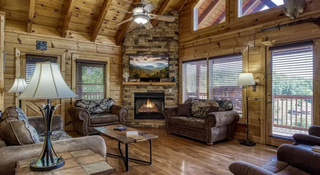 Ern857 - A Dream Come True - Great Location! Close To All The Action! 3 Bedroom Cabin by RedAwning