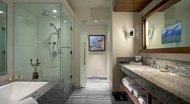 Двухместный номер Fairmont Gold с видом на гавань Fairmont Pacific Rim