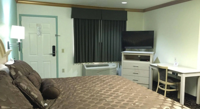 Scottish Inns & Suites at NRG Park, Забронировать Отель Хьюстон Texas Gulf Coast, рядом с The Woman's Hospital of Texas