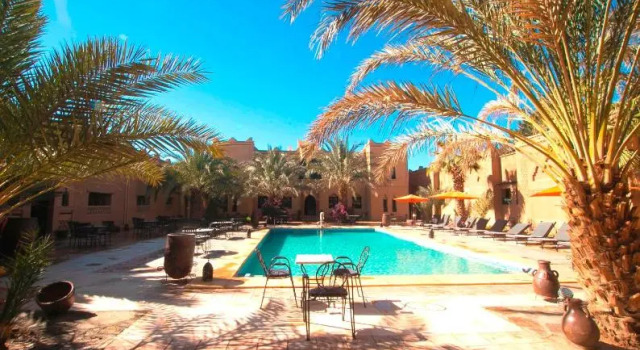 Полулюкс с видом на бассейн Kasbah Tizimi
