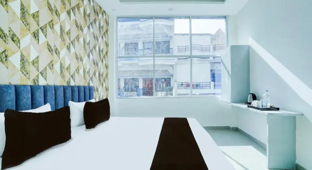Люкс Deluxe Siddhi vinayak inn
