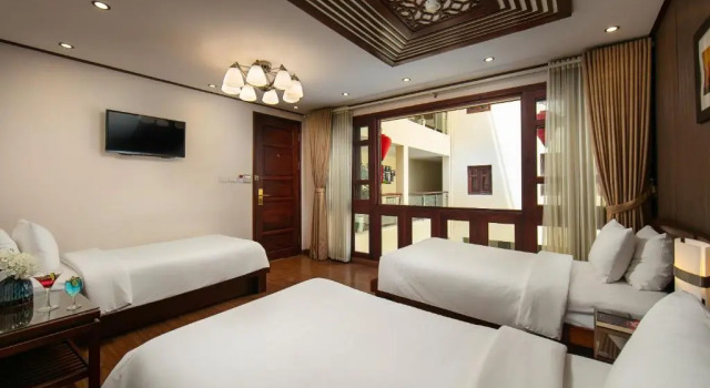 Трёхместный номер Standard Hanoi Nostalgia Hotel & Spa
