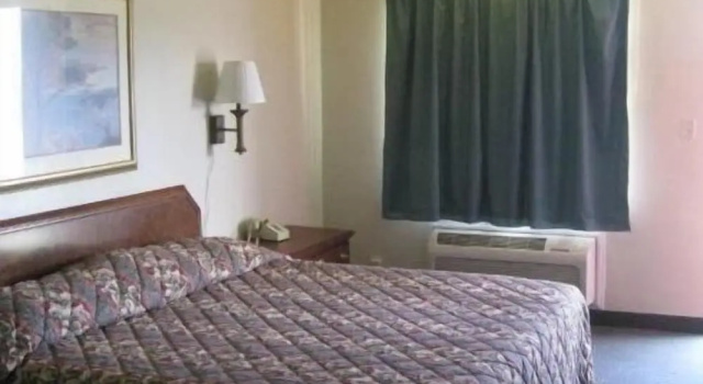 Red Carpet Inn Terre Haute