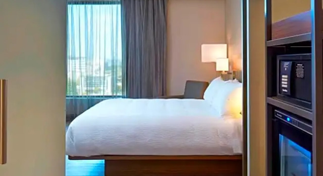 Номер Deluxe AC Hotel by Marriott Seattle Bellevue/Downtown