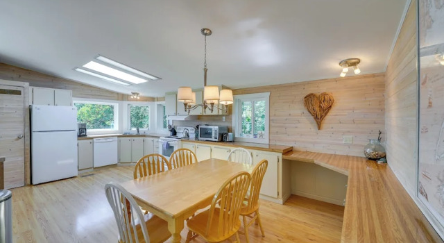 Коттедж Cozy Langley Retreat: Water Views & Beach Access
