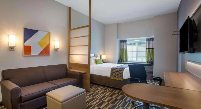 Двухместный люкс Microtel Inn & Suites by Wyndham Liberty/NE Kansas City Area