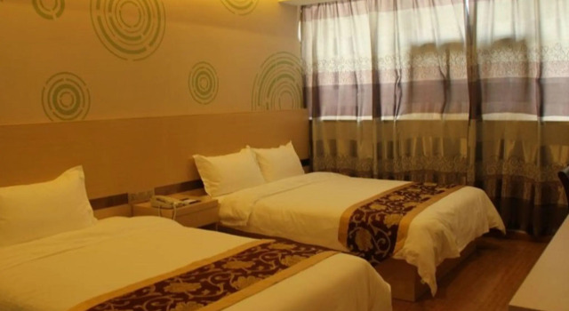 Семейный номер Standard GreenTree Inn Shanghai Pudong Shenmei East Express Hotel