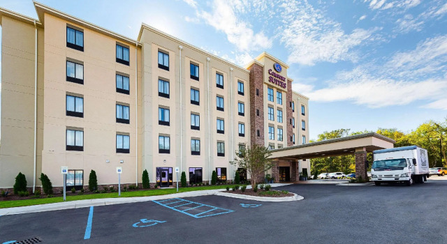 Люкс Comfort Suites Piedmont - Greenville South