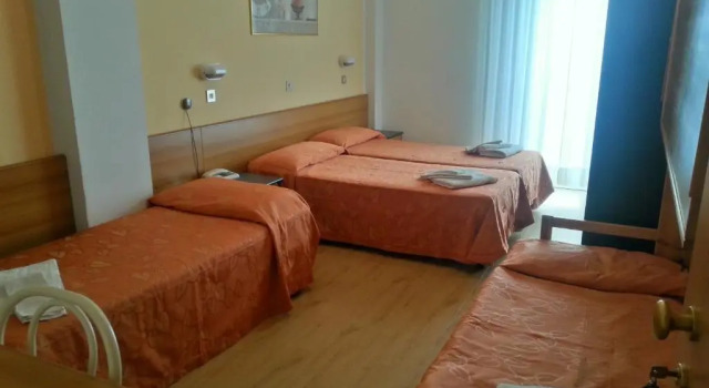 Четырёхместный номер Standard Hotel Sara