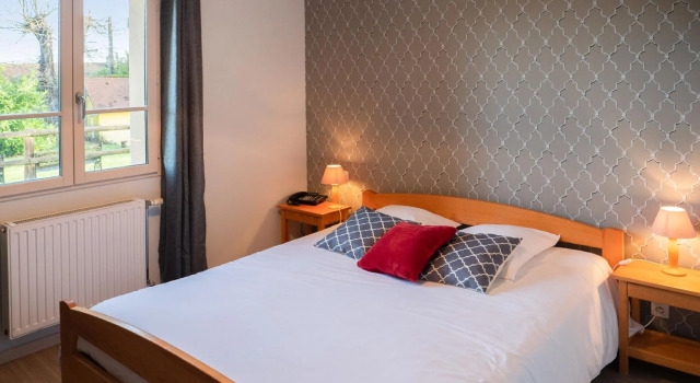 LOGIS-Hôtel Restaurant Auberge Les Vallées Du Perche, 预订 青年旅舍 维舍 Eure-et-Loir
