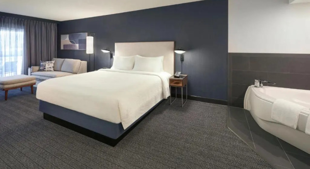 Номер Standard Courtyard by Marriott Toronto Markham