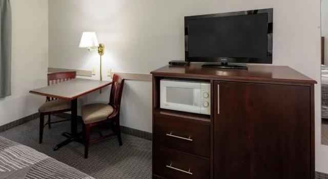 Четырёхместный номер Standard GrandStay Hotel & Suites Hastings
