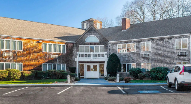 Econo Lodge Inn & Suites Groton, Buchen Sie Hotel Groton Massachusetts