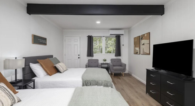 Четырёхместный люкс Deluxe с балконом и с красивым видом из окна The Lofts on Indian Point