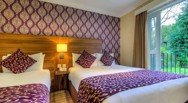 Трёхместный номер Standard City Continental London Kensington