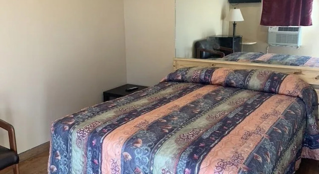 Carlton Motel