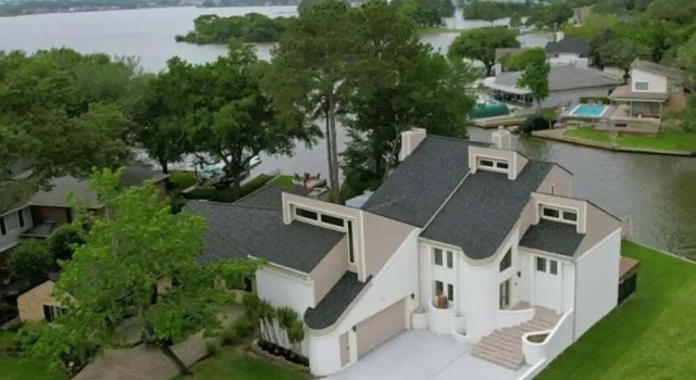 Коттедж Lakefront Retreat With Private Pool, Hot Tub And Dock 4 Bedroom Home