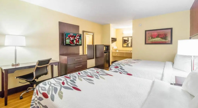 Четырёхместный номер Standard Red Roof Inn Clarksville