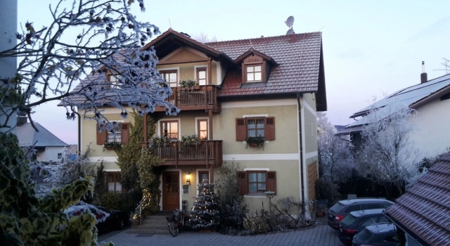 Gästehaus Rösch, Varaa Matkakoti Hotellit Baijeri pysäköinnillä, Pysäköinti