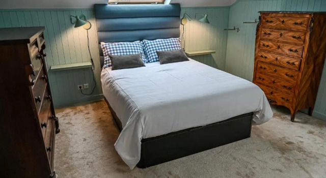 Полулюкс Vintage Balcony Guesthouse & Suites
