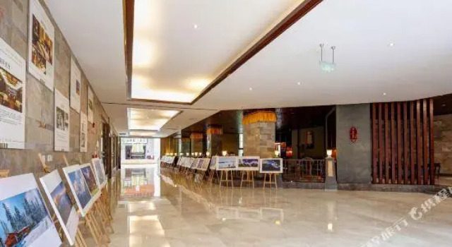 Двухместный люкс Hailuogou Gongga Shentang Hot Spring Hotel