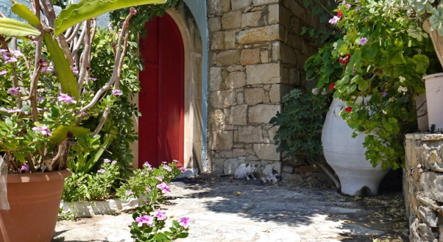 Одноместный номер Standard с балконом Arolithos Traditional Village Hotel