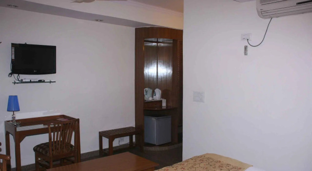 Tavern Business Hotel