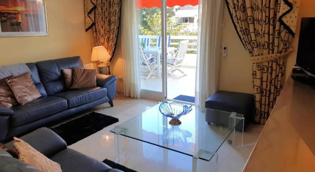 Spacious 3 Bedroom 2nd Line Beach Apartment Marbella Center, Забронировать Апартаменты/квартира Отели Марбелья с парковкой, рядом с Набережная Марбельи, Парковка