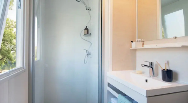 Шале Comfort Comfortable Chalet With Microwave, on a Holiday Park 1 km. From the Beach