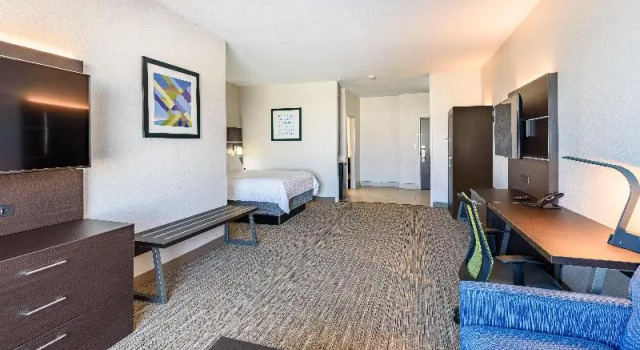 Четырёхместный люкс Holiday Inn Express Hotel and Suites Bastrop by IHG