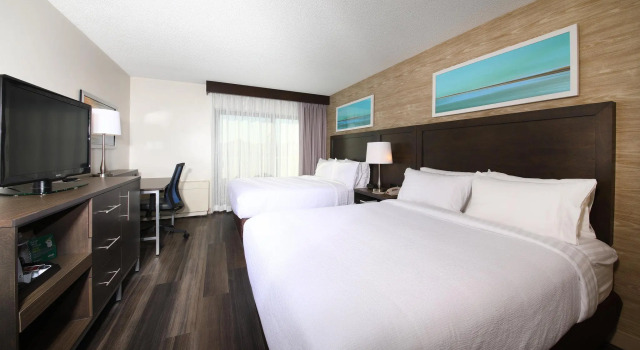 Четырёхместный номер Standard Holiday Inn Hotel Peterborough Waterfront by IHG