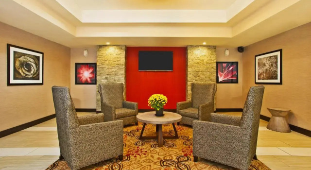 Holiday Inn Express & Suites Springfield, an IHG Hotel, Prenota Hotel Springfield Ohio