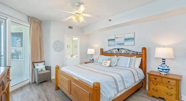 Beach Colony Resort East 11A, Забронировать Курортный отель Отели Наварр с парковкой, рядом с Navarre Beach Fishing Pier, Парковка