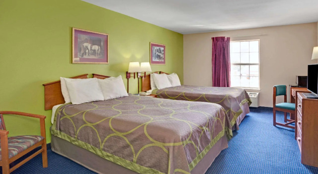 Четырёхместный люкс Super 8 by Wyndham Louisville/Expo Center