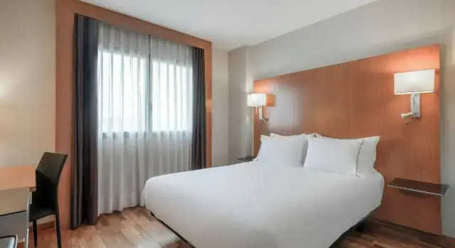 Двухместный номер Standard с балконом AC Hotel Sevilla Fórum by Marriott