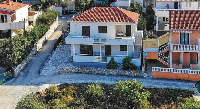 Nice Home in Slatine With Wifi and 5 Bedrooms, Забронировать Отель Слатине 