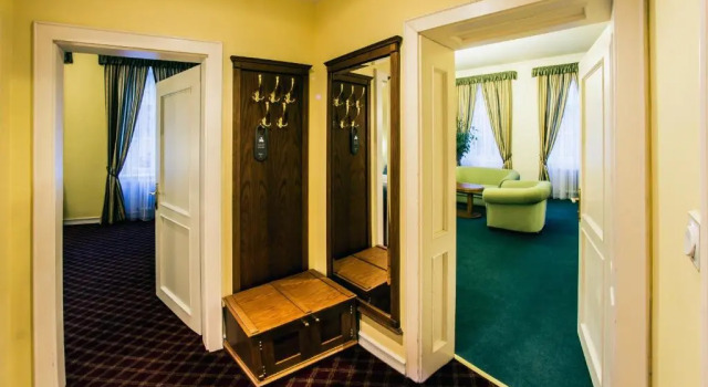 Семейный люкс с балконом Hotel Dvorak Cesky Krumlov