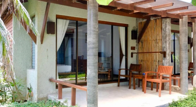 Бунгало Andalay Boutique Resort