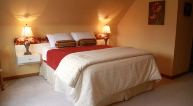 Люкс A Touch of Country Bed & Breakfast