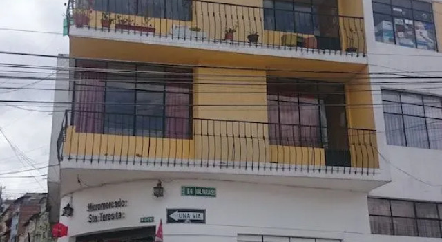 The Quito Guest House with Yellow Balconies for Travellers, Prenota Affittacamere Affittacamere a Sierra, Affittacamere