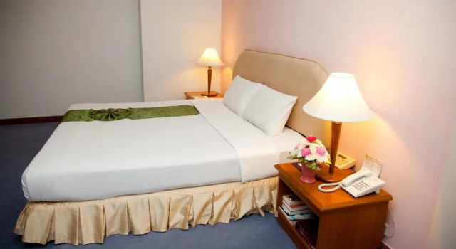 Номер Deluxe Thumrin Thana Hotel