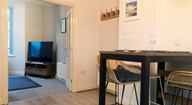 Апартаменты 2 bedroom Coastal apartment 30 m from beach.