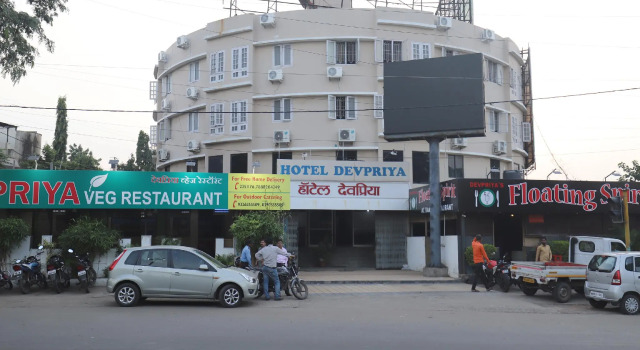 OYO 15983 Hotel Devpriya