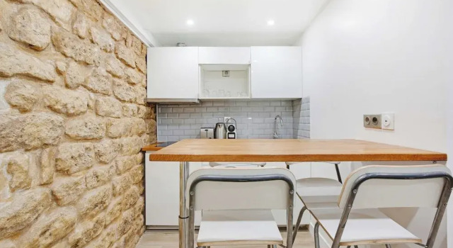Charming 1BR Apartment - Montorgueil / Republique, Забронировать Апартаменты/квартира Париж Иль-де-Франс, рядом с Станция метро Rambuteau