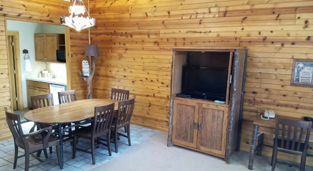 Люкс Potawatomi Inn & Cabins
