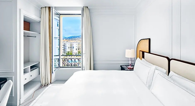 Двухместный номер Classic с видом на сад Carlton Cannes, a Regent Hotel