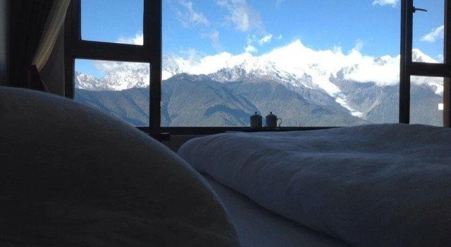 Deqin Zangkangyuan Business Hotel, Reservar Hotel Hotéis e alojamentos em Diqing, Hotel