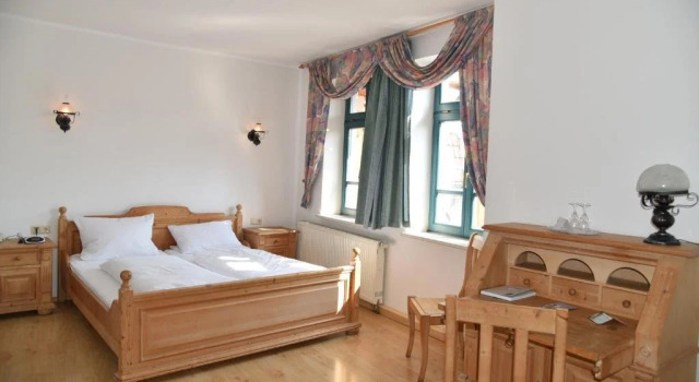 Hotel Schlundhaus  Gstehaus Rautenkranz, Book Hotel 3-stjernede hoteller i Meiningen, 3*