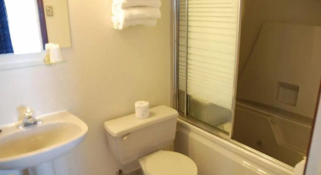Номер Deluxe Commons Inn